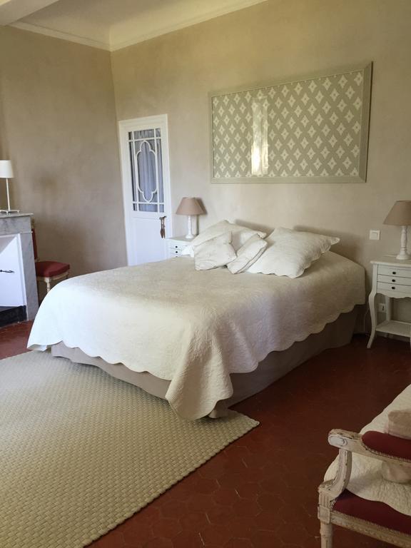 Domaine La Carraire Bed & Breakfast Lauris Екстериор снимка